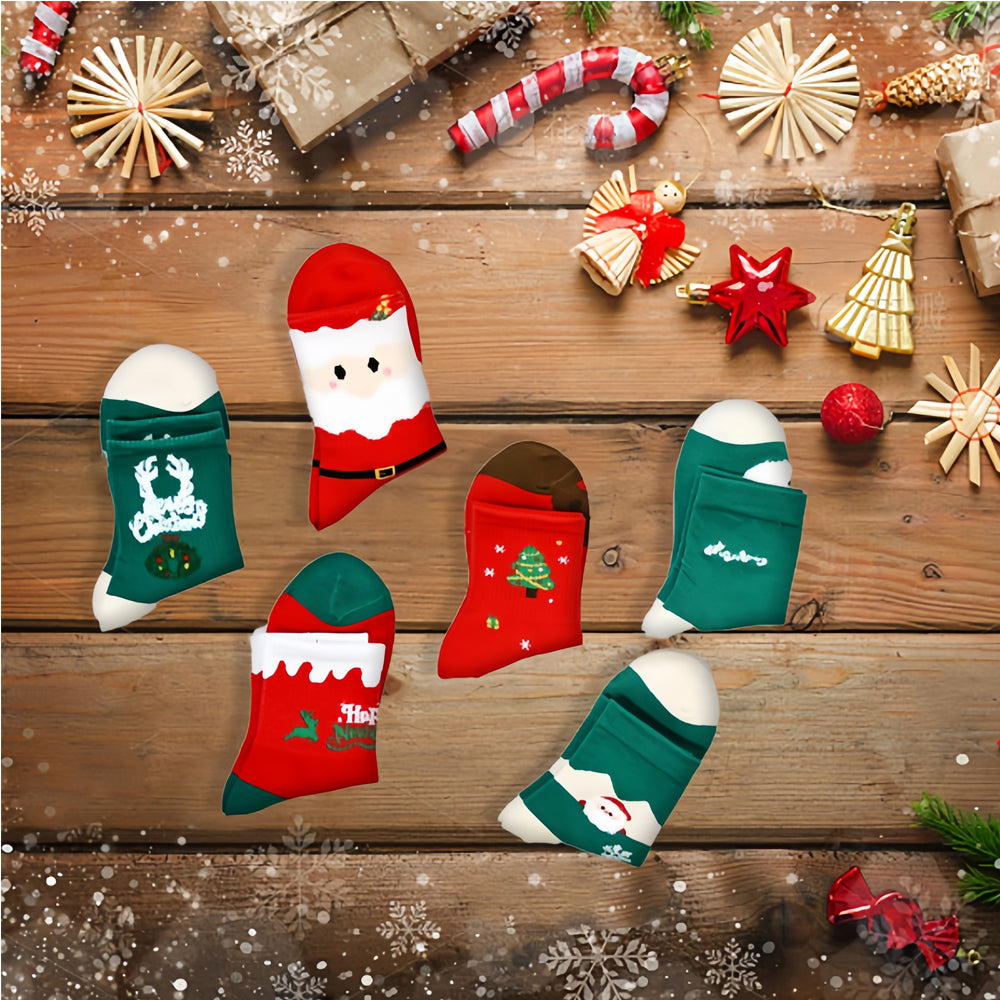 Christmas Stockings Gift Set: 6 Stockings, 6 Cards & Gift Box